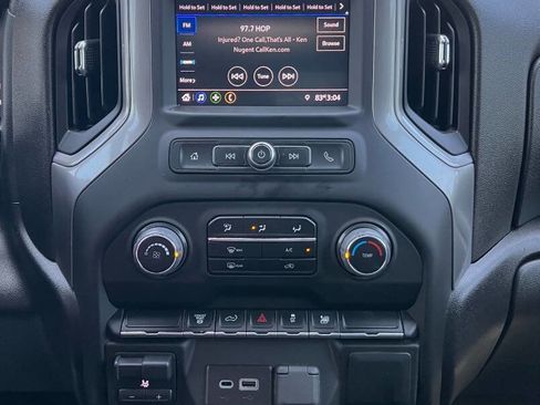 Used 2022 Chevrolet Silverado 2500 Custom w/ Custom Value Package image 24