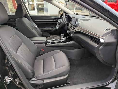 Used 2023 Nissan Altima 2.5 SV image 18