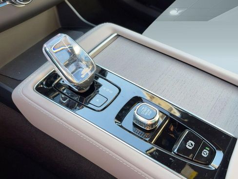 New 2026 Volvo XC90 B5 Plus w/ Protection Package image 19