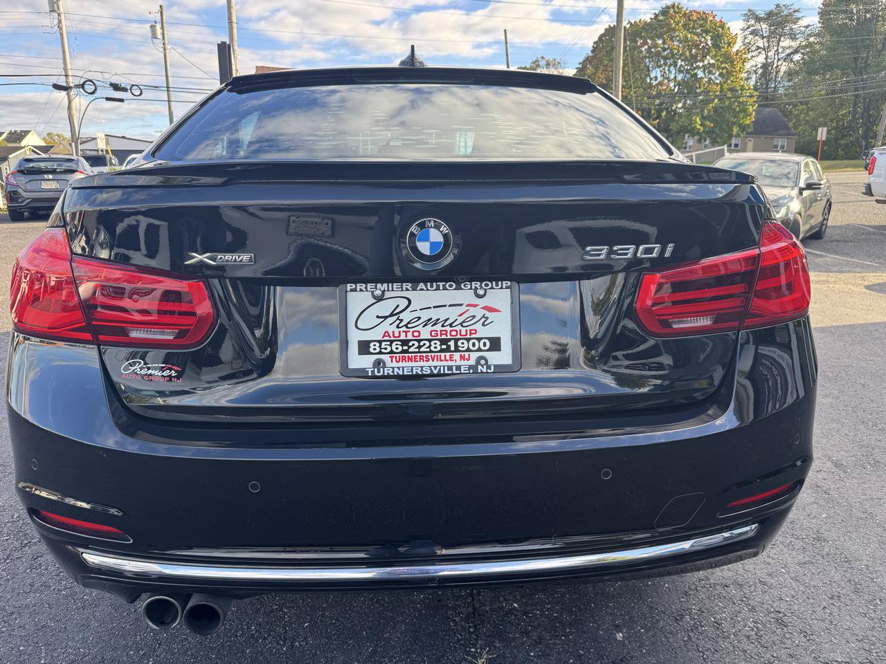 Used 2017 BMW 330i xDrive Sedan AWD/4WD image 6