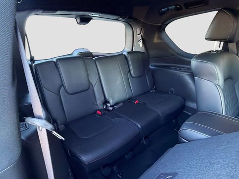 Used 2024 INFINITI QX80 Sensory image 22
