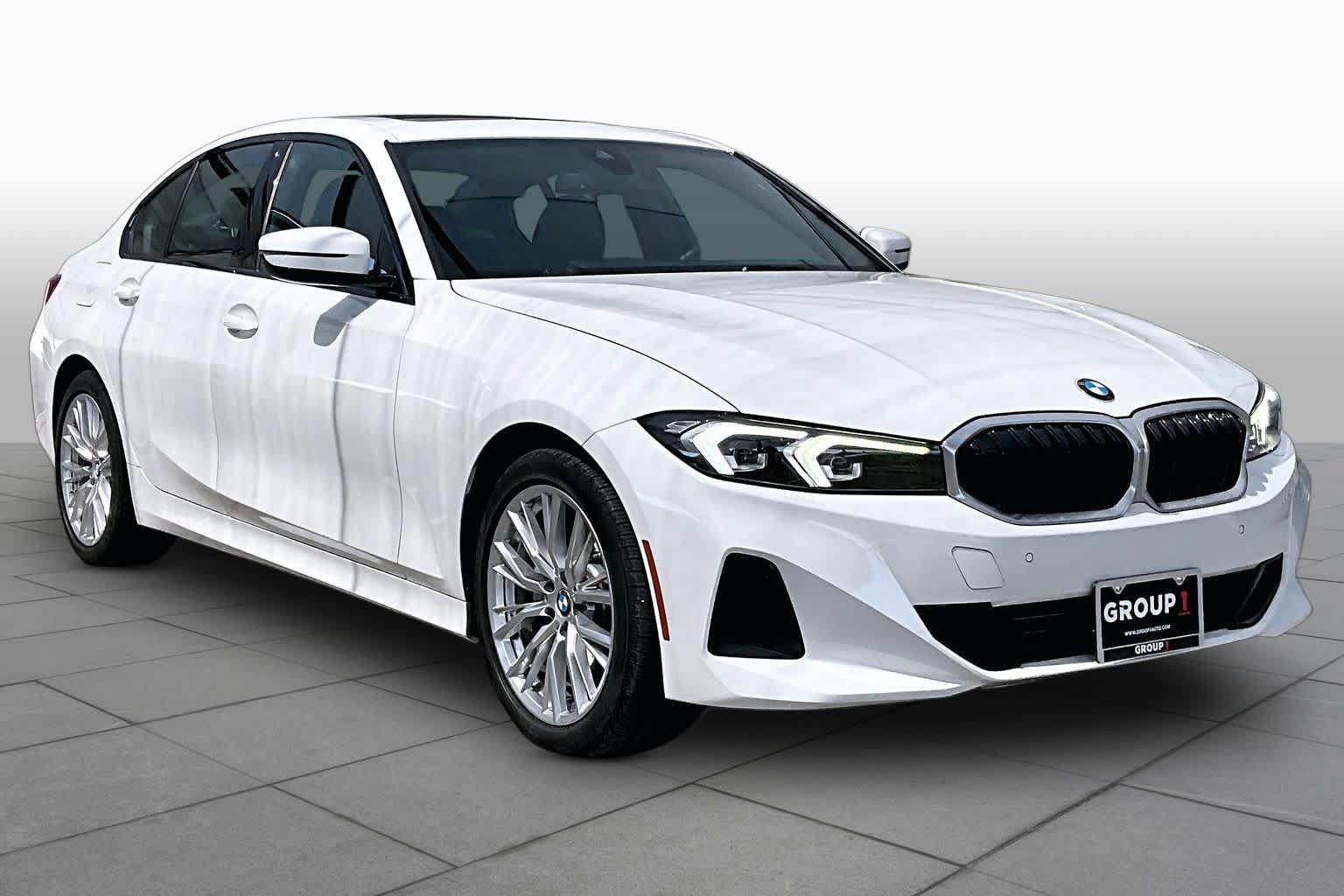Used 2023 BMW 330i Sedan w/ Driving Assistance Package RWD image 3
