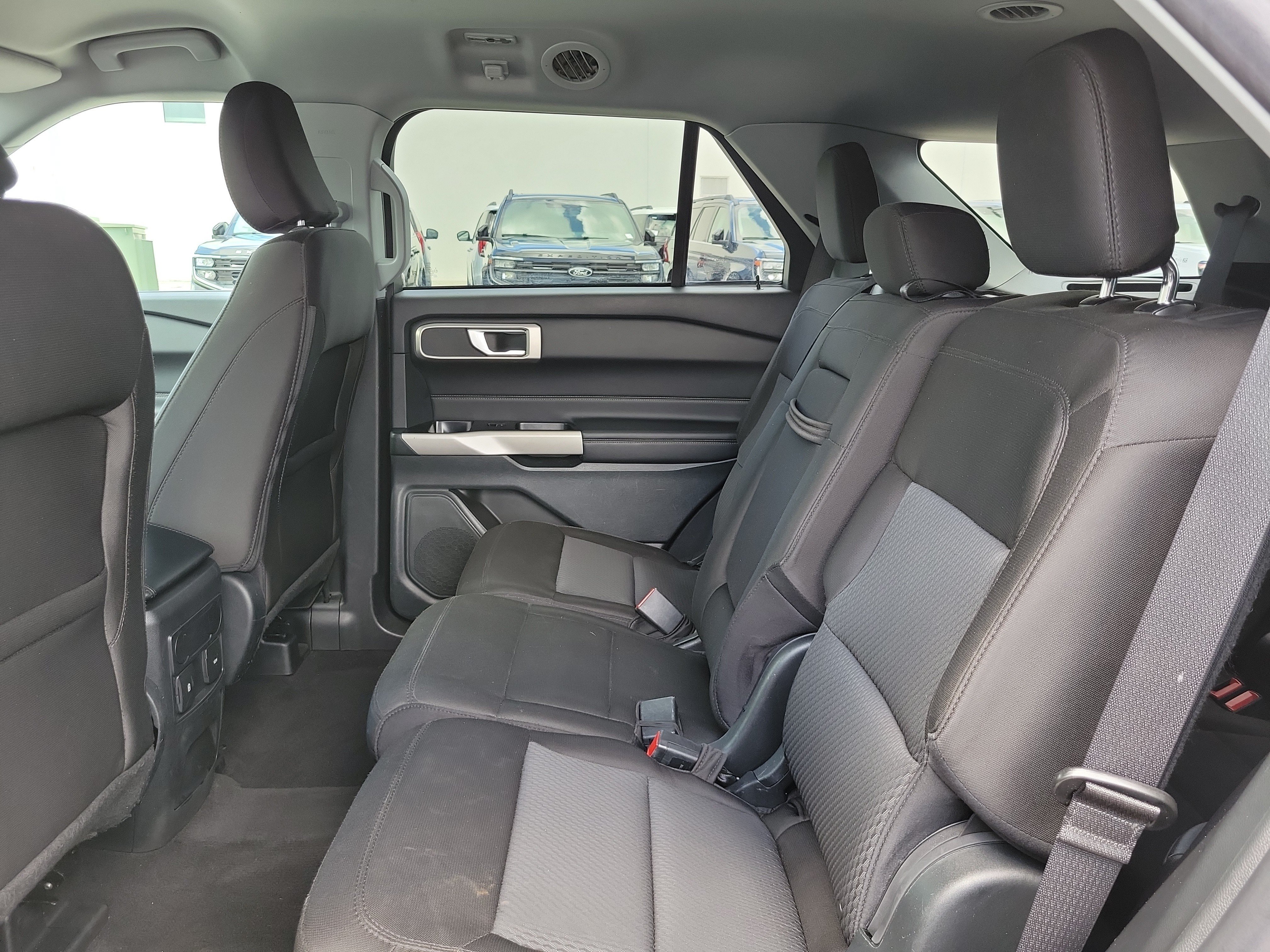 Used 2023 Ford Explorer XLT RWD image 12