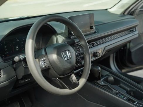 Used 2025 Honda Accord SE image 28