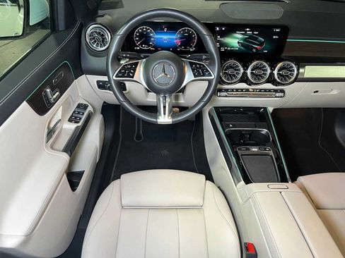 Used 2026 Mercedes-Benz GLB 250 4MATIC image 46