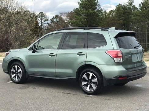 Used 2017 Subaru Forester 2.5i Limited image 3