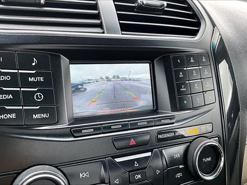Used 2018 Ford Explorer FWD image 21