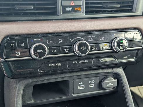 Used 2023 Honda Pilot Elite image 28