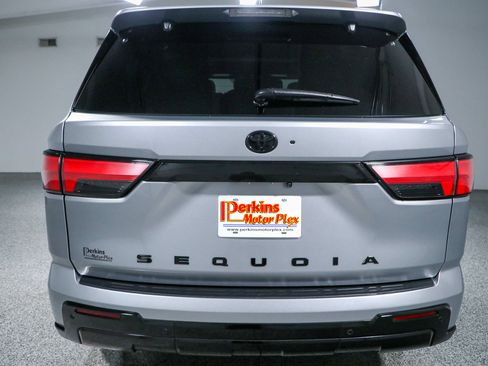 Used 2024 Toyota Sequoia Platinum AWD/4WD image 8