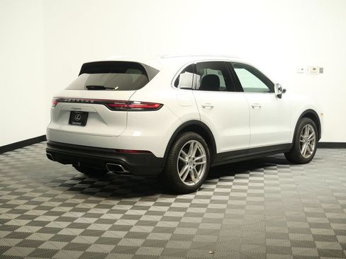 Used 2023 Porsche Cayenne AWD/4WD image 8