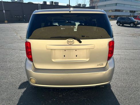 Used 2010 Scion xB FWD image 4