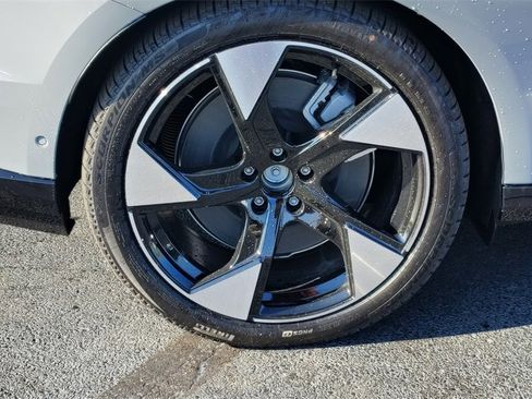 New 2025 Volvo EX90 Ultra image 31