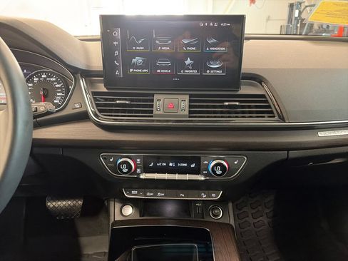 Certified 2023 Audi Q5 2.0T Premium w/ Convenience Package AWD/4WD image 14
