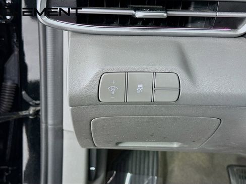 Used 2024 Hyundai Elantra SEL FWD image 13