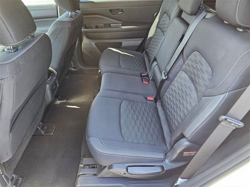 Certified 2024 Nissan Pathfinder SV image 10