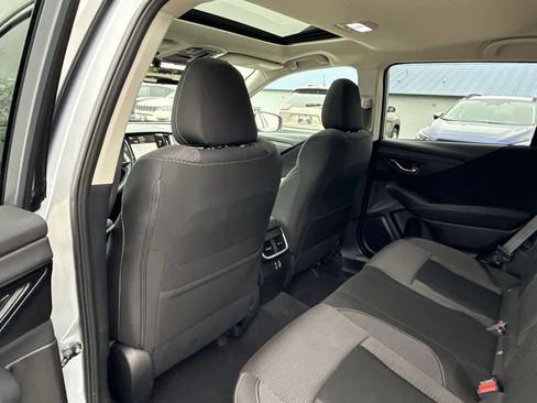 Used 2025 Subaru Outback Premium w/ Popular Package #1A image 17