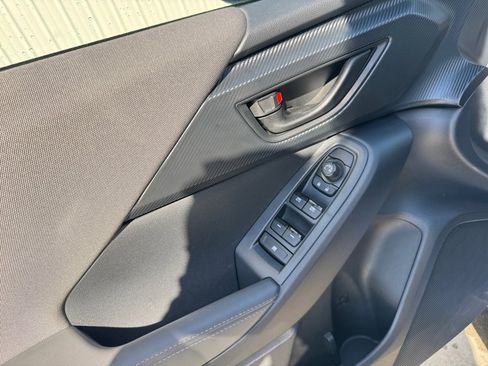 Used 2025 Subaru Crosstrek 2.0i Premium image 36