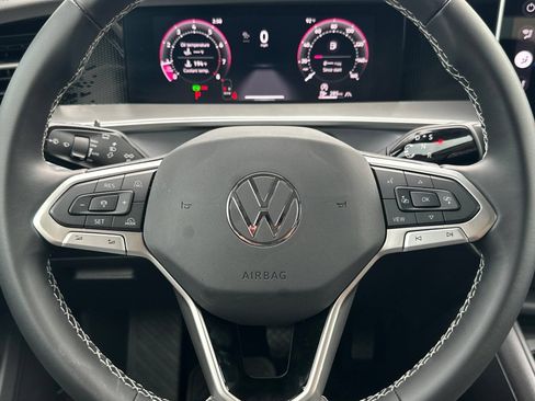 Used 2026 Volkswagen Tiguan SE AWD/4WD image 22