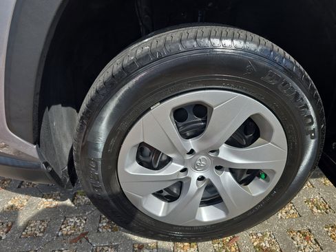 Used 2024 Toyota RAV4 LE image 9