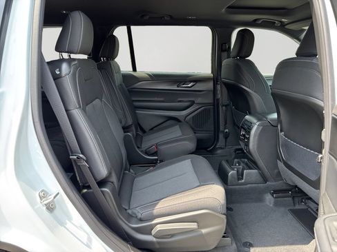 New 2026 Jeep Grand Cherokee L 4WD image 13