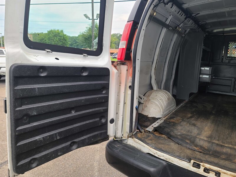 Used 2016 GMC Savana 2500 Extended RWD image 16