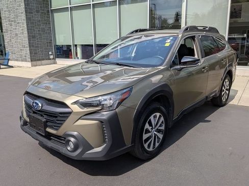 Used 2024 Subaru Outback Premium AWD/4WD image 7