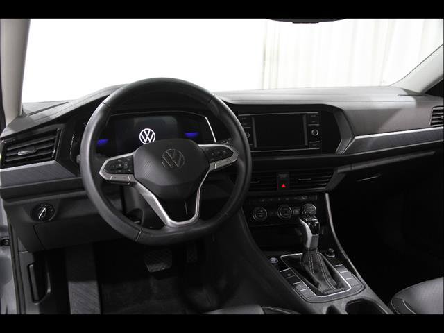 Used 2023 Volkswagen Jetta SE FWD image 6