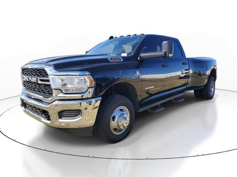 Used 2022 RAM 3500 Tradesman image 3