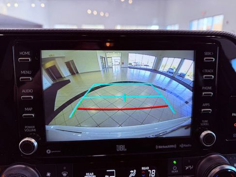 Used 2022 Toyota Highlander XSE image 27