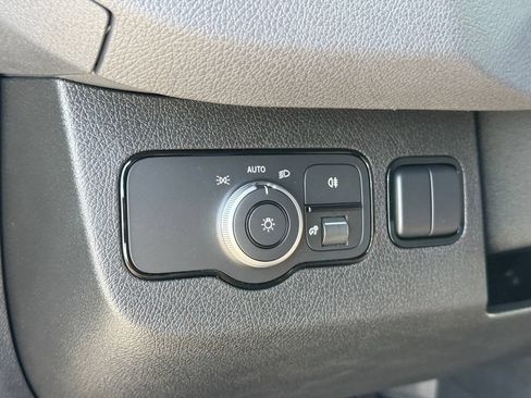 Used 2025 Mercedes-Benz Sprinter 2500 image 23