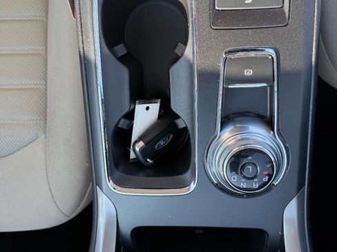 Used 2020 Ford Fusion SE image 16