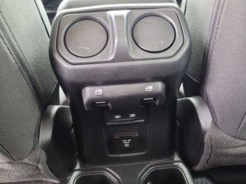 Certified 2023 Jeep Gladiator Sport AWD/4WD image 14