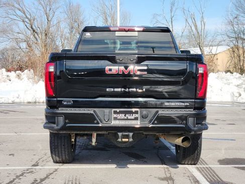 Used 2024 GMC Sierra 2500 Denali image 6