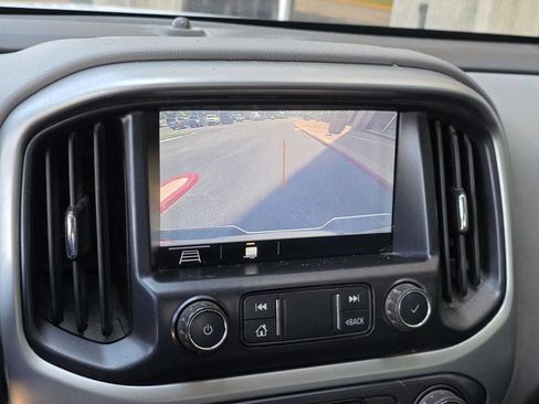 Used 2019 Chevrolet Colorado LT w/ LT Convenience Package AWD/4WD image 11