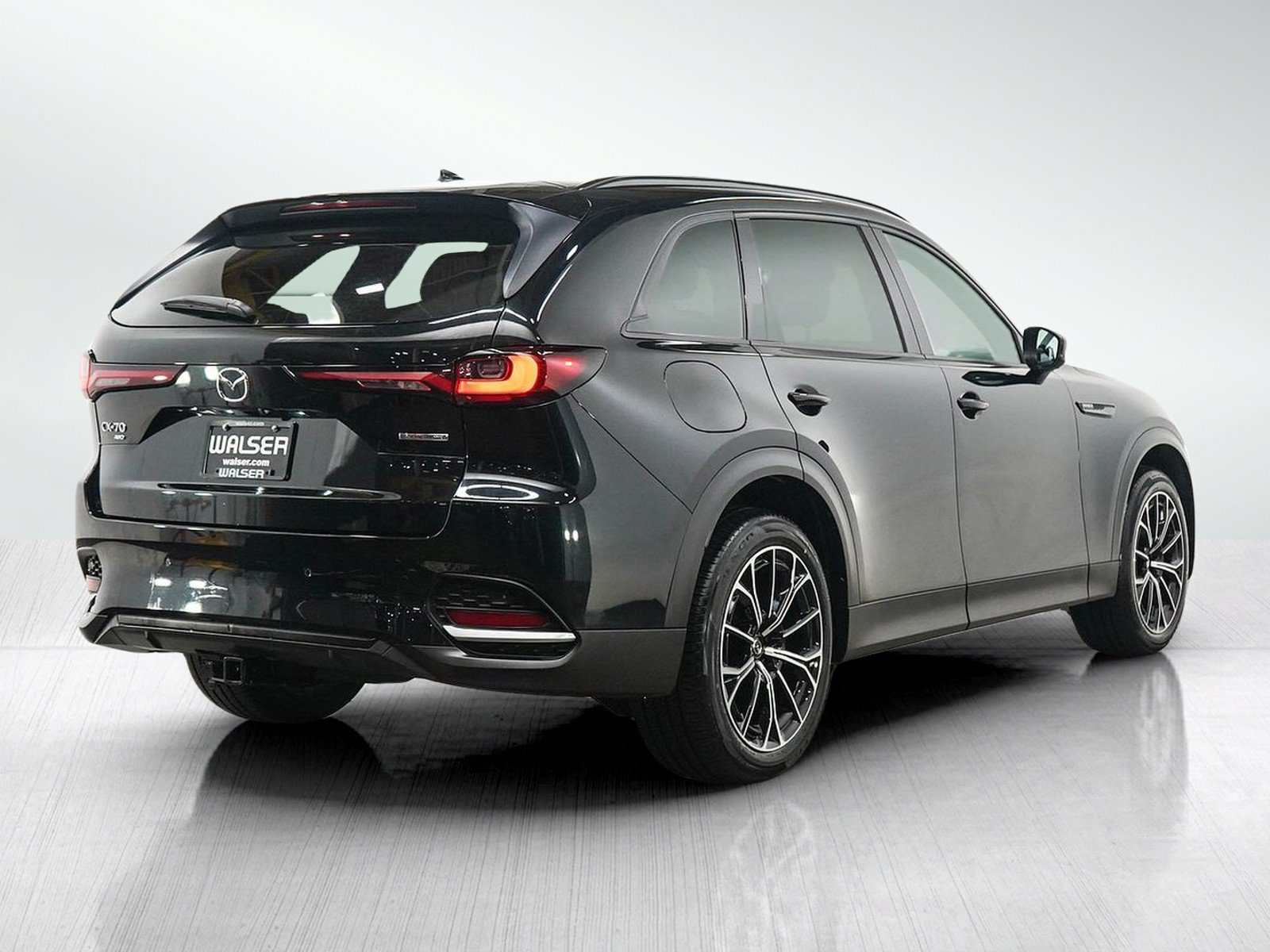 Certified 2025 MAZDA CX-70 Plug-In Hybrid w/ Premium Plus AWD/4WD image 5