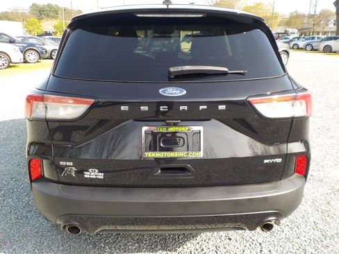 Used 2021 Ford Escape SE w/ SE Sport Appearance Package image 4