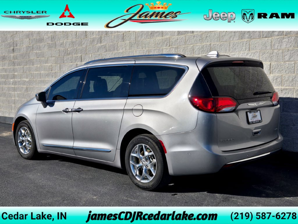 Used 2017 Chrysler Pacifica Limited FWD image 3