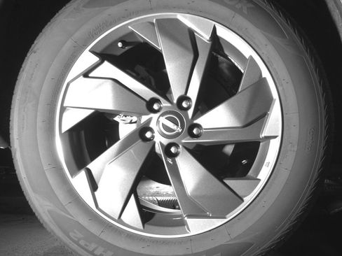 Used 2025 Nissan Rogue SV AWD/4WD image 15