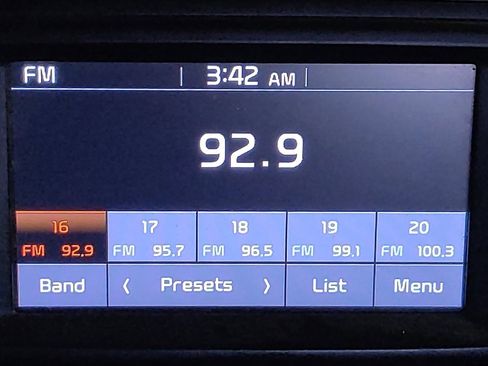 Used 2017 Kia Soul + image 25