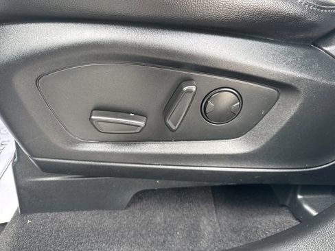 Used 2024 Ford Explorer Limited RWD image 19