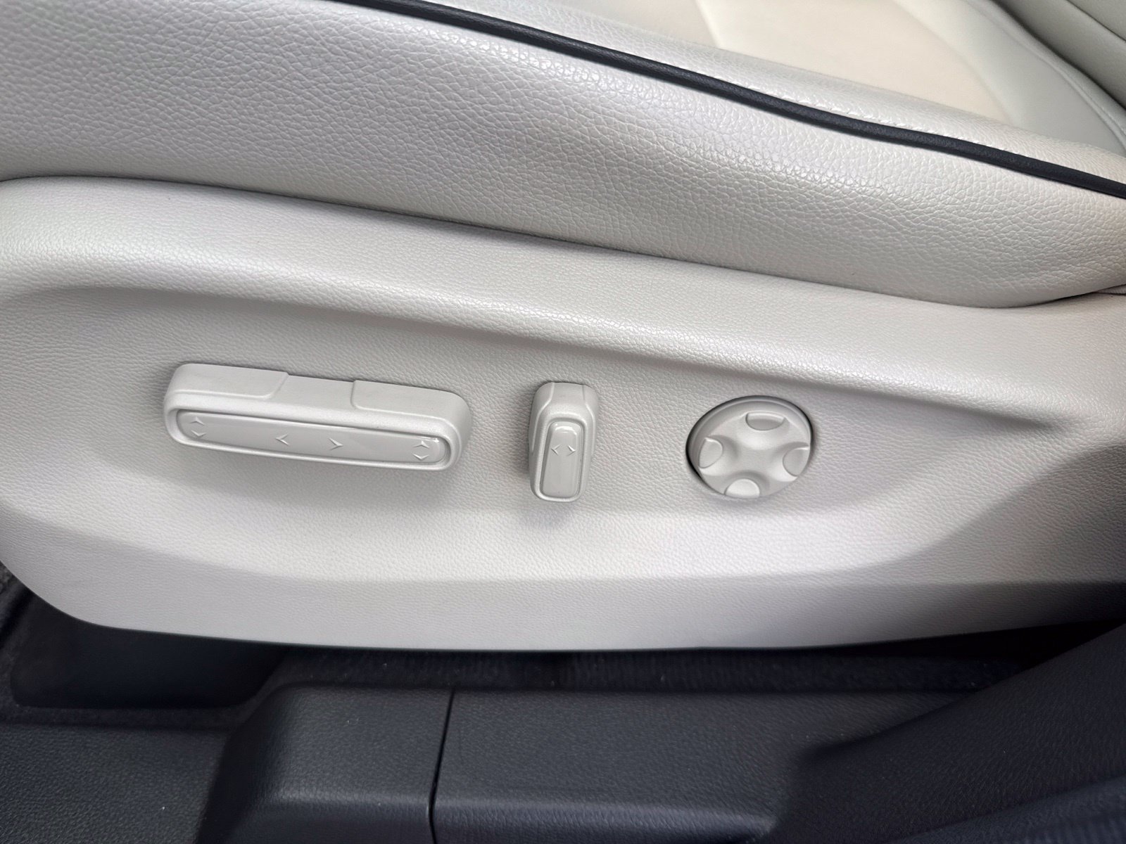 Certified 2025 Honda Odyssey Touring image 12