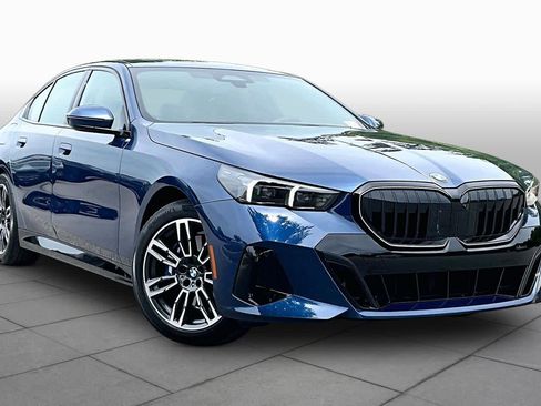 Used 2026 BMW 530i w/ M Sport Package RWD image 2