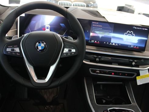 New 2026 BMW X5 xDrive40i w/ Climate Comfort Package AWD/4WD image 5