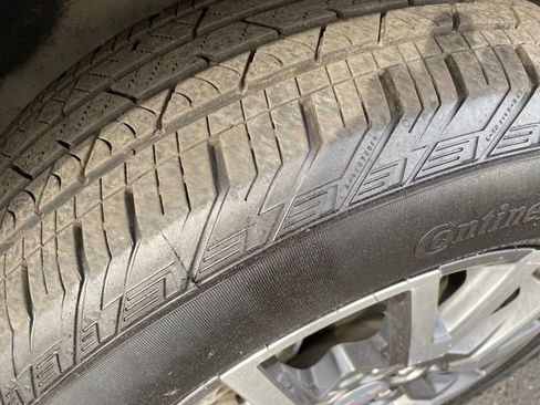 Certified 2023 GMC Acadia SLT image 24