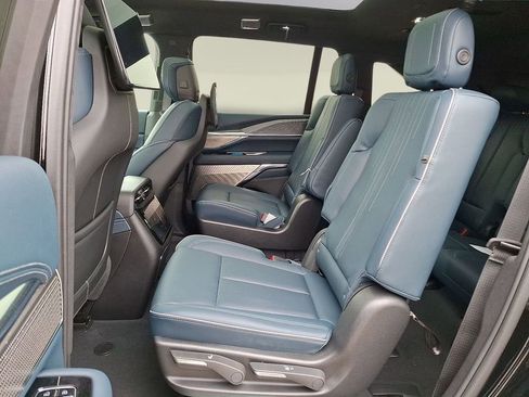 New 2025 Cadillac Escalade IQ Luxury 2 AWD/4WD image 4