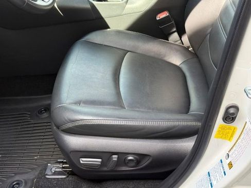 Used 2022 Toyota RAV4 XLE Premium image 17