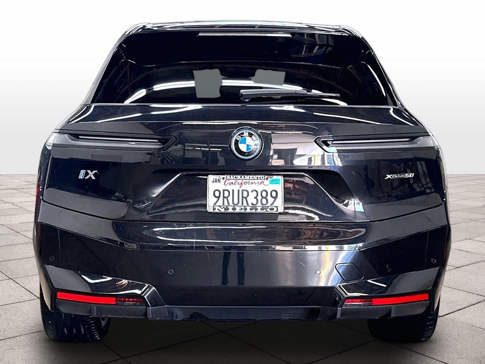 Used 2025 BMW iX xDrive50 w/ Premium Package AWD/4WD image 7