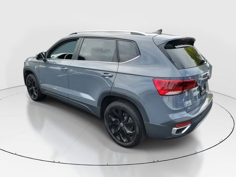 Certified 2024 Volkswagen Taos SE w/ Panoramic Sunroof Package image 35