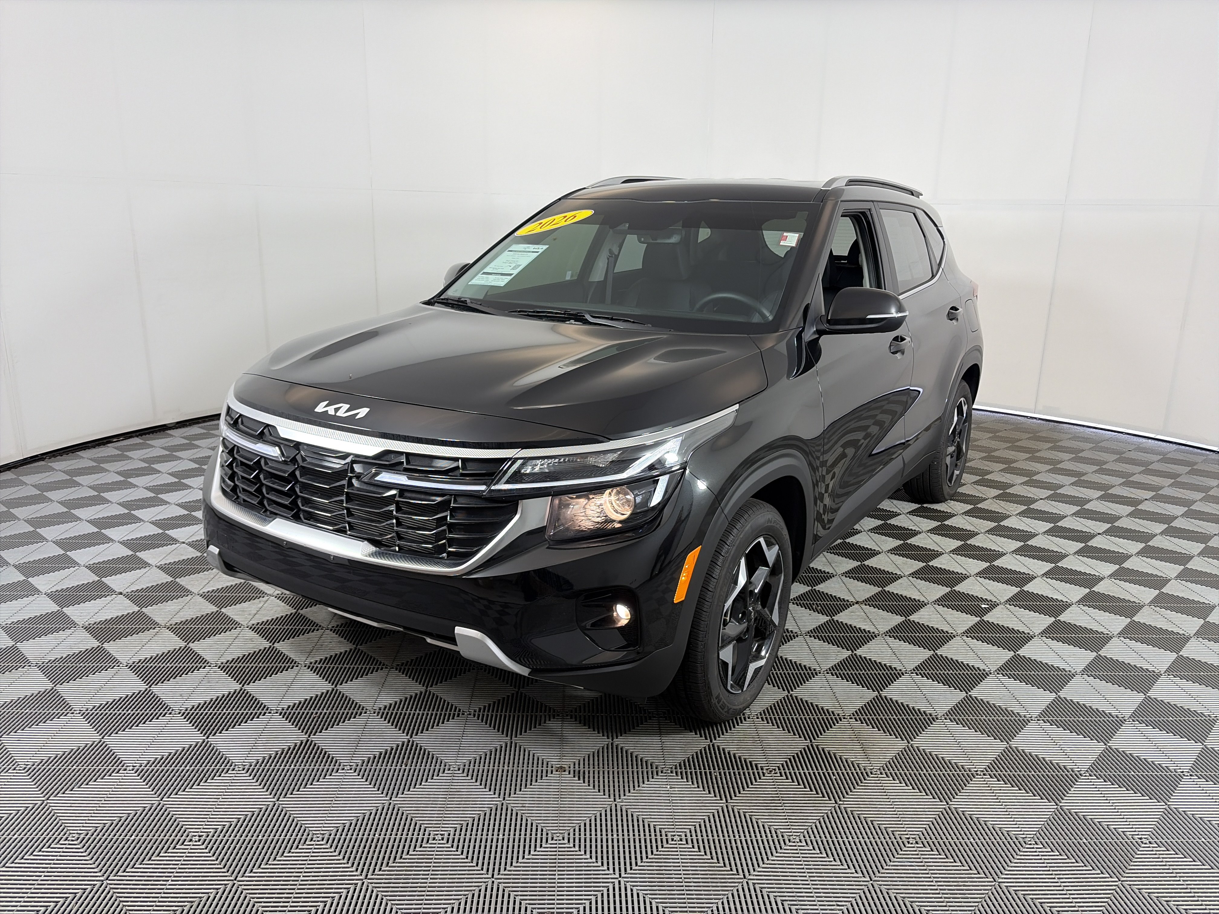 Certified 2026 Kia Seltos EX FWD image 2