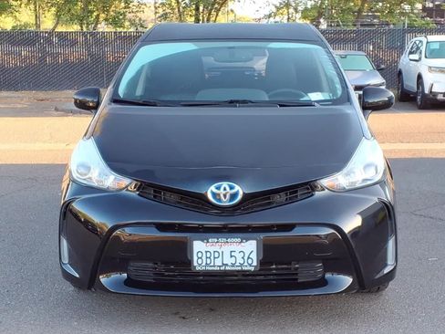 Used 2017 Toyota Prius V Four FWD image 2